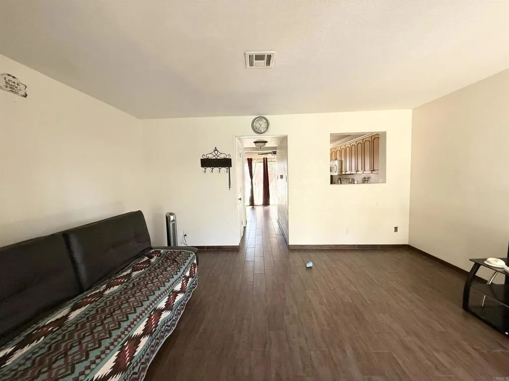 https://cdn.realtyfeed.com/cdn/127/306766603/fbf4fca5146fe0c9ee5d0540972cdb9a.webp