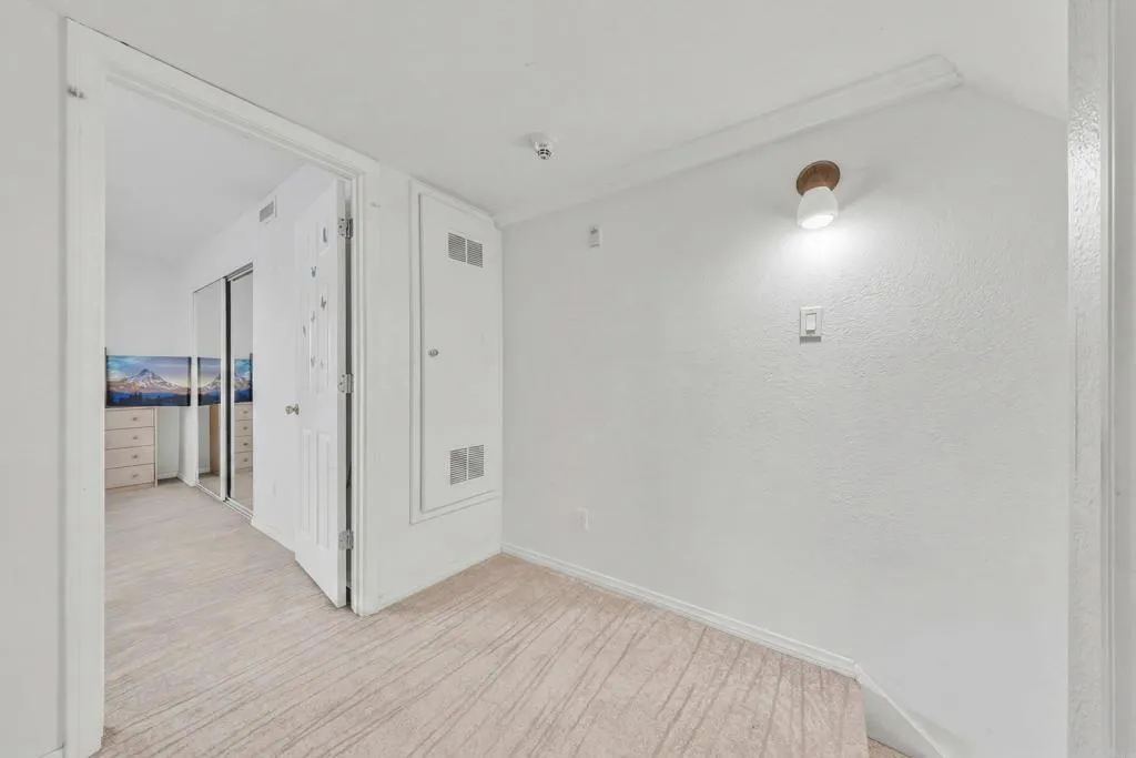 https://cdn.realtyfeed.com/cdn/127/306766603/ffebb73cd05d54e3f235c330ccc49320.webp