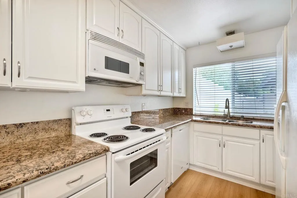https://cdn.realtyfeed.com/cdn/127/306766793/3af88fcecc69237e42c214268d90890c.webp