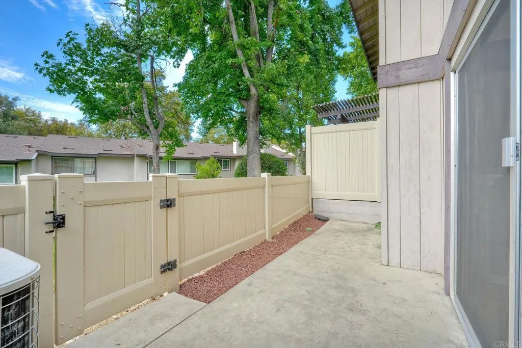 https://cdn.realtyfeed.com/cdn/127/306766793/8ea604e36286a7332a6181ff0e3d83ae.webp