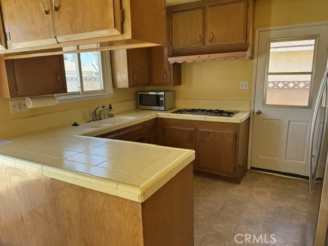 23228 Evalyn, Torrance, CA 90505 - Photo 3 of 14, Torrance, CA