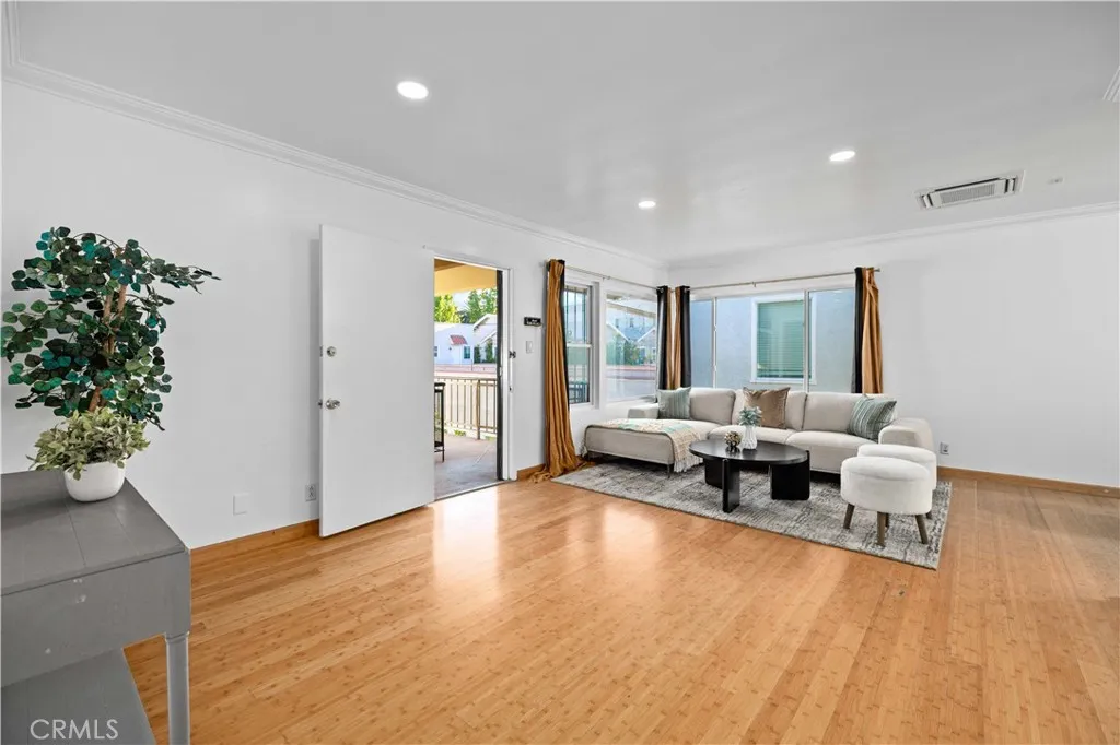 1227 E 1st Unit 2f, Long Beach, CA 90802 - Photo 3 of 17, Long Beach, CA