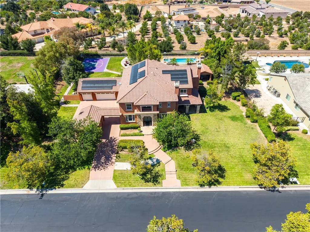1055 Lowry Ranch, Corona, CA 92881 - Main photo, Corona, CA