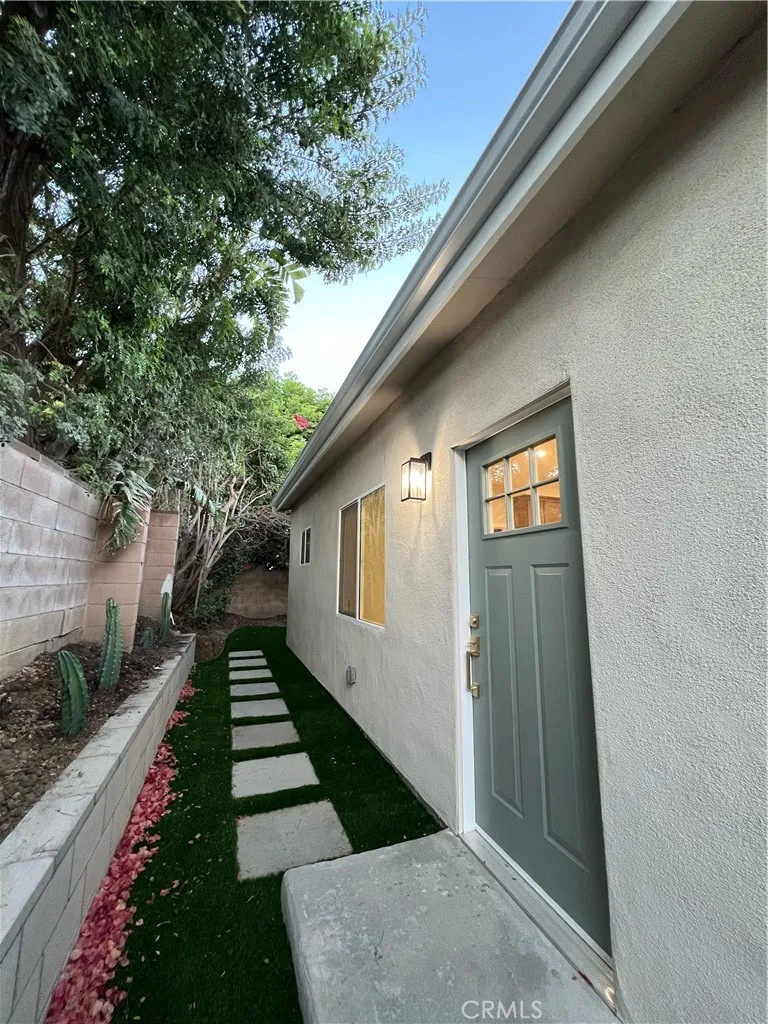 10904 N Darby Avenue, Porter Ranch, CA 91326 - Main photo, Porter Ranch, CA