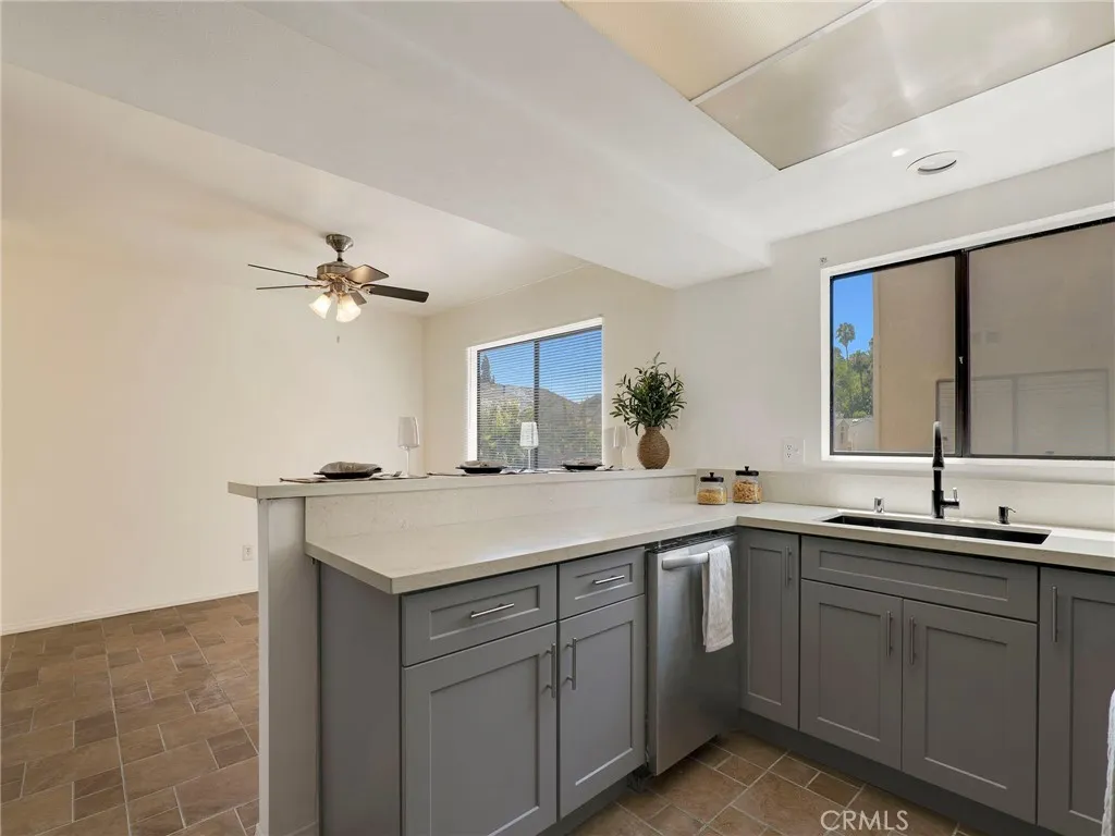 18954 Sherman Way Unit 9, Reseda, CA 91335 - Photo 3 of 26, Reseda, CA