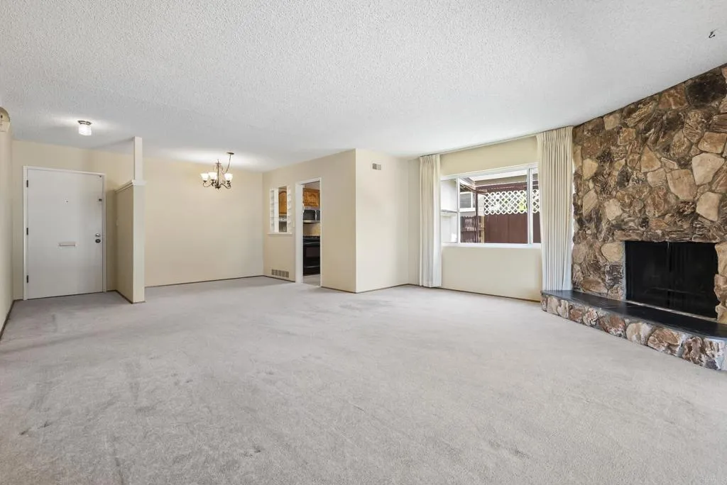https://cdn.realtyfeed.com/cdn/127/306767249/efdd911e992d9daccce8cf3533477a1a.webp