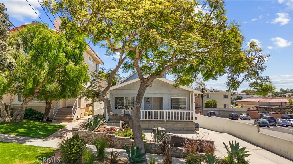 236 S Helberta, Redondo Beach, CA 90277 - Main photo, Redondo Beach, CA