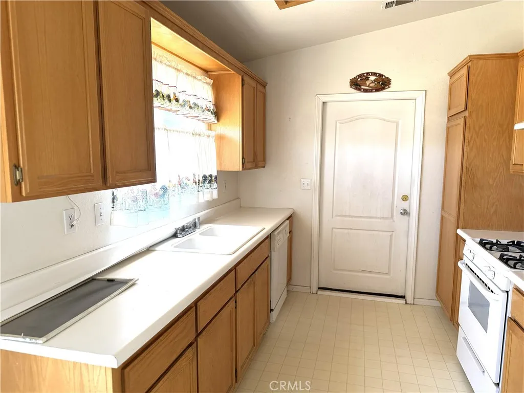 19065 Sheffield Street, Hesperia, CA 92345 - Photo 4 of 12, Hesperia, CA