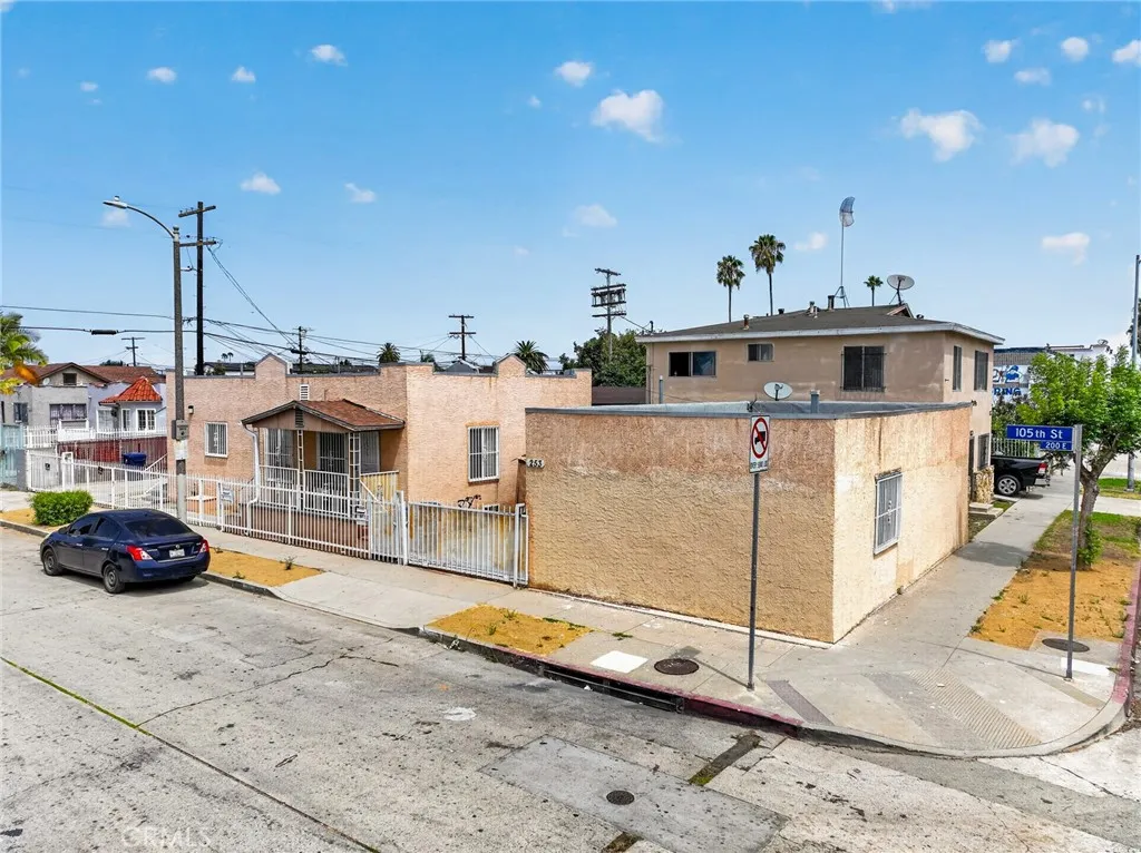 251 E 105th, Los Angeles, CA 90003 - Photo 5 of 18, Los Angeles, CA