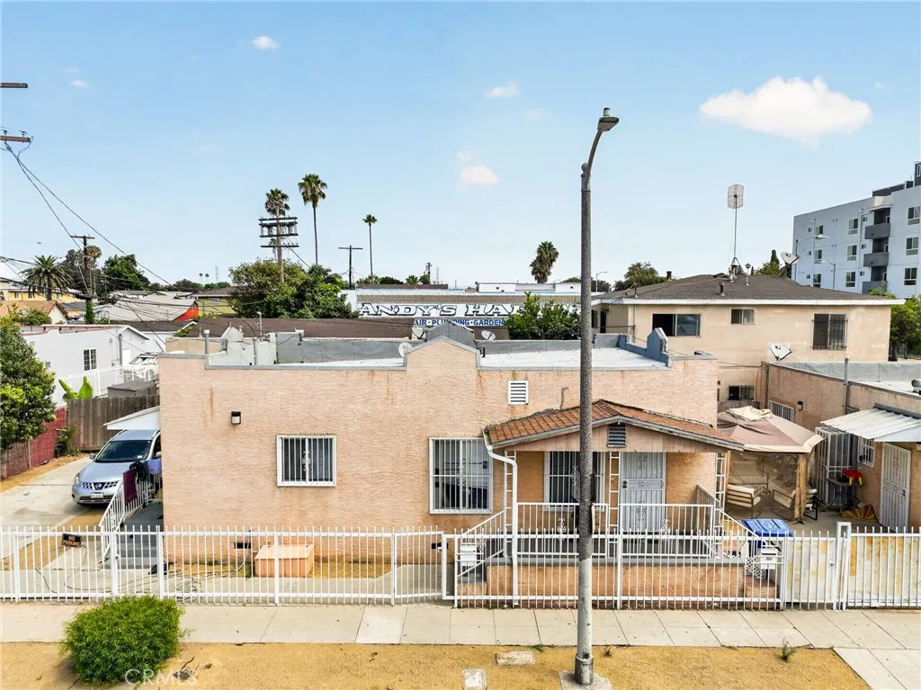 251 E 105th, Los Angeles, CA 90003 - Photo 3 of 18, Los Angeles, CA