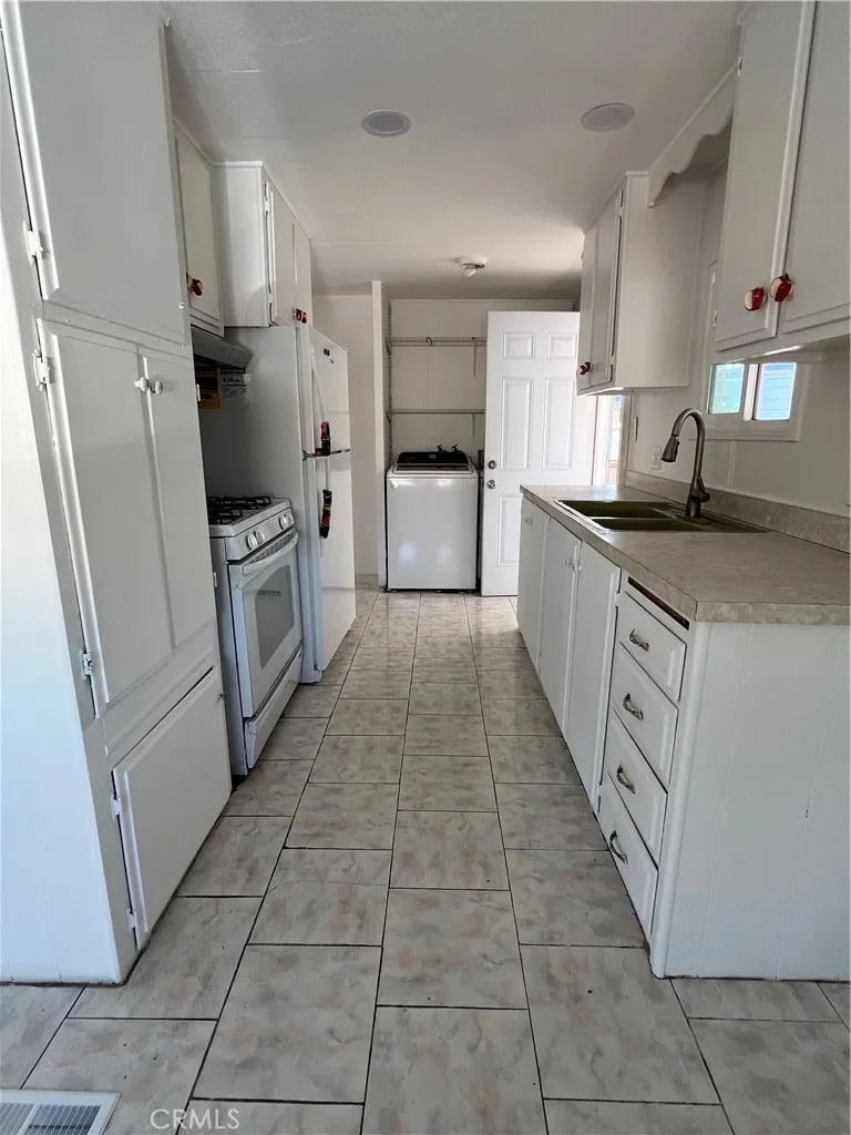 3929 W 5 Th Unit 4, Santa Ana, CA 92703 - Photo 4 of 16, Santa Ana, CA