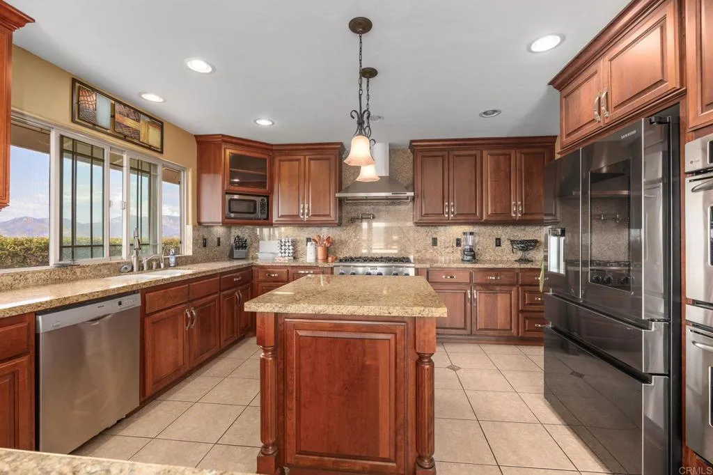 https://cdn.realtyfeed.com/cdn/127/306767386/098e7e2c93917530784385da32343200.webp