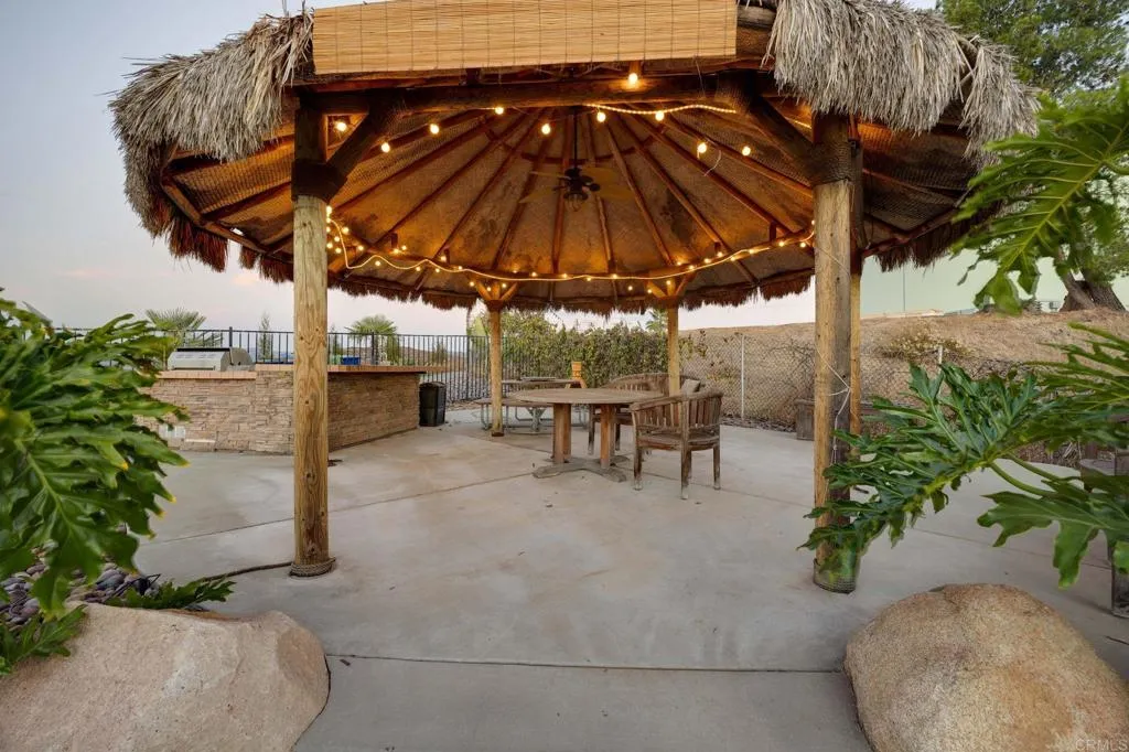 https://cdn.realtyfeed.com/cdn/127/306767386/1d894ad7bd1c6ff60baa27abfeea7c4e.webp