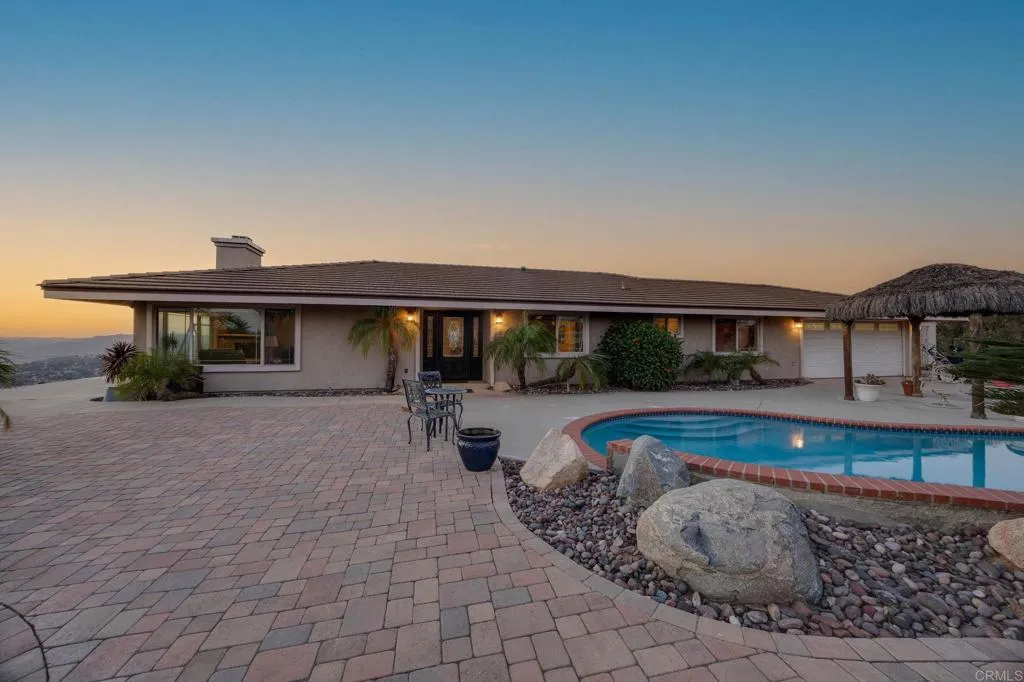 https://cdn.realtyfeed.com/cdn/127/306767386/45a2e0e8600fe8d90f633a5bf27431b1.webp