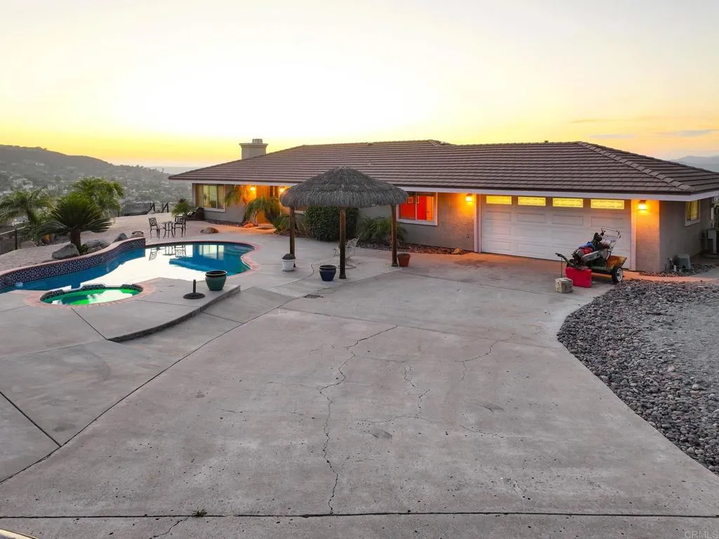 https://cdn.realtyfeed.com/cdn/127/306767386/52ea8d3b9a9a173270de0a2575e8b684.webp