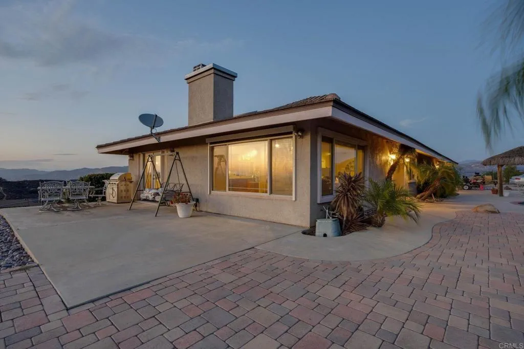 https://cdn.realtyfeed.com/cdn/127/306767386/b9bb50ab21a3ef639dfca6ab96f3a729.webp