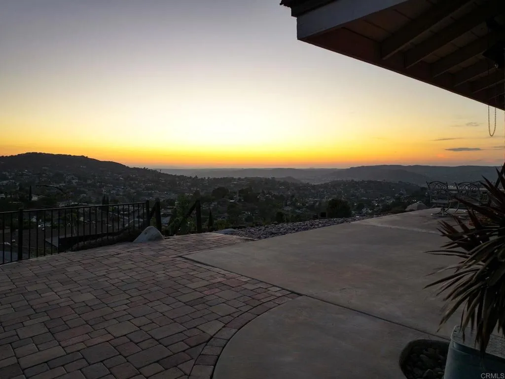 https://cdn.realtyfeed.com/cdn/127/306767386/fffd87c86ca5c2e189eef193b4c7ec89.webp