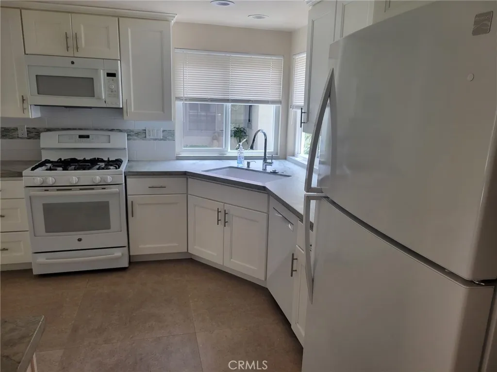 19467 Eagle Ridge, Los Angeles, CA 91326 - Photo 2 of 14, Los Angeles, CA