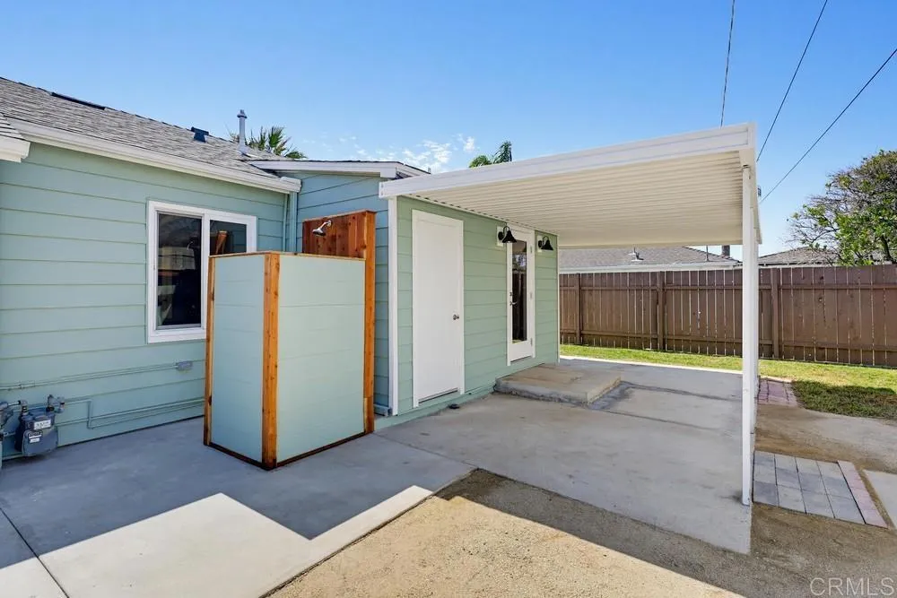 https://cdn.realtyfeed.com/cdn/127/306767419/521f471f7a6878265e9dfaf0cb3dad4e.webp