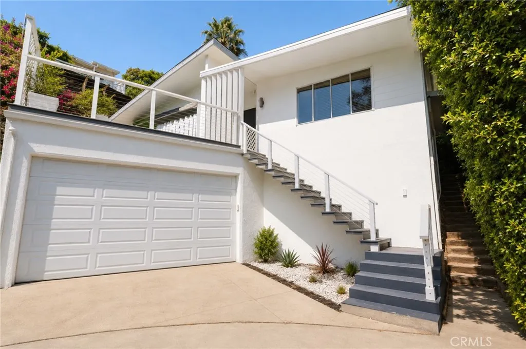 2050 Sanborn, Los Angeles, CA 90027 - Main photo, Los Angeles, CA