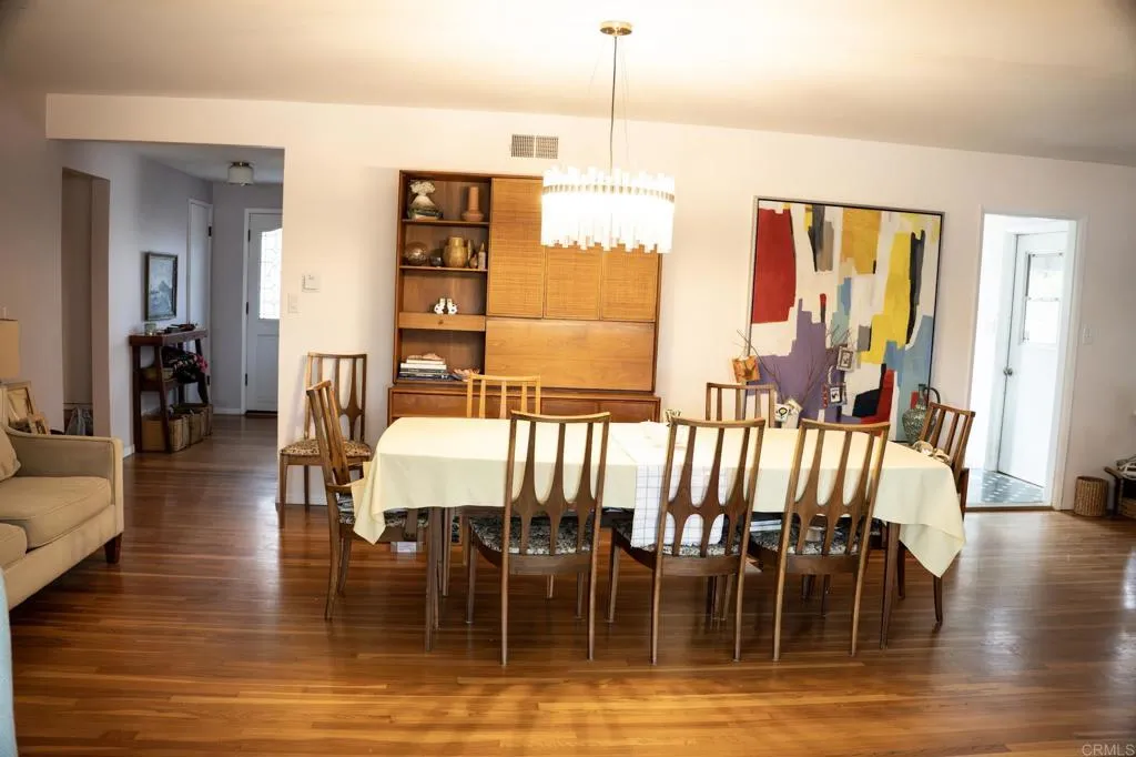 https://cdn.realtyfeed.com/cdn/127/306767465/d6ed537af99e5a8dcd5b36c28bd94617.webp