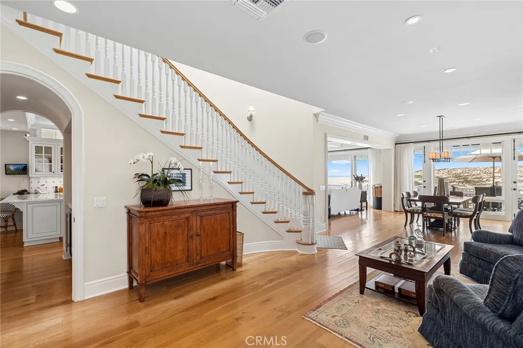 1550 E Oceanfront, Newport Beach, CA 92661 - Photo 2 of 33, Newport Beach, CA