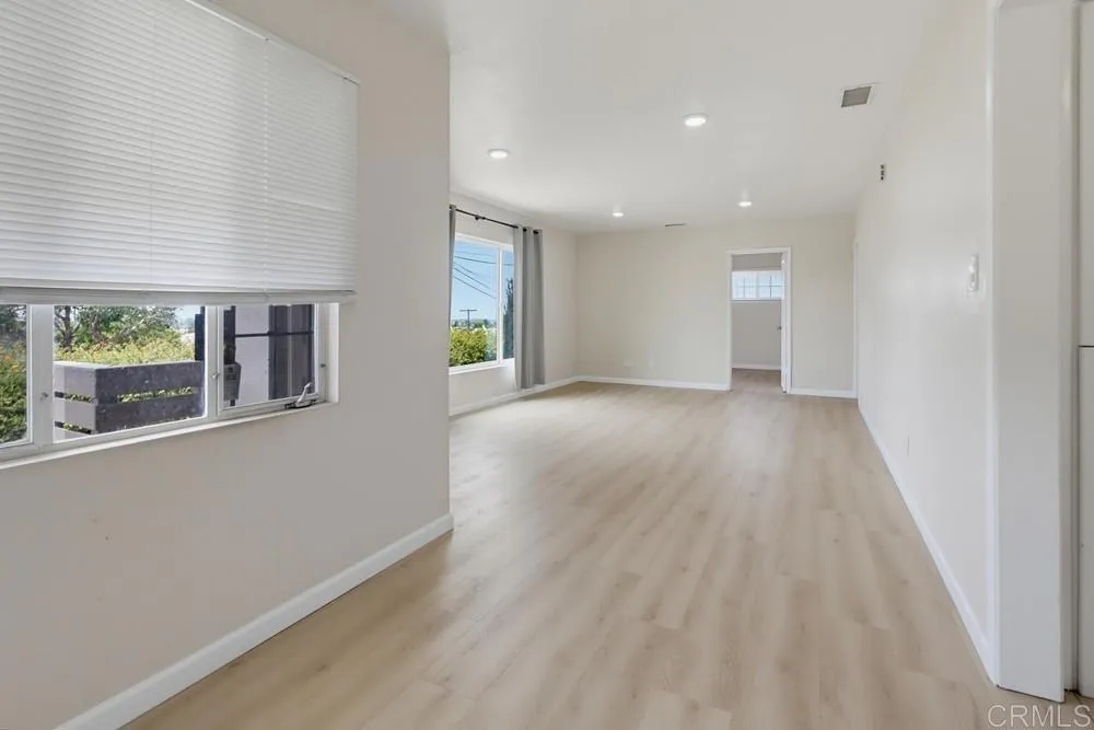 https://cdn.realtyfeed.com/cdn/127/306767533/510a6f42b4971fb62afe71060dfa7548.webp