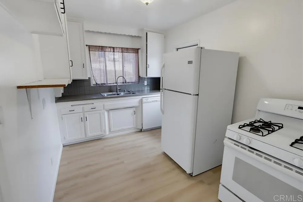 https://cdn.realtyfeed.com/cdn/127/306767533/82af56beca69b845fbde1a83c5758948.webp