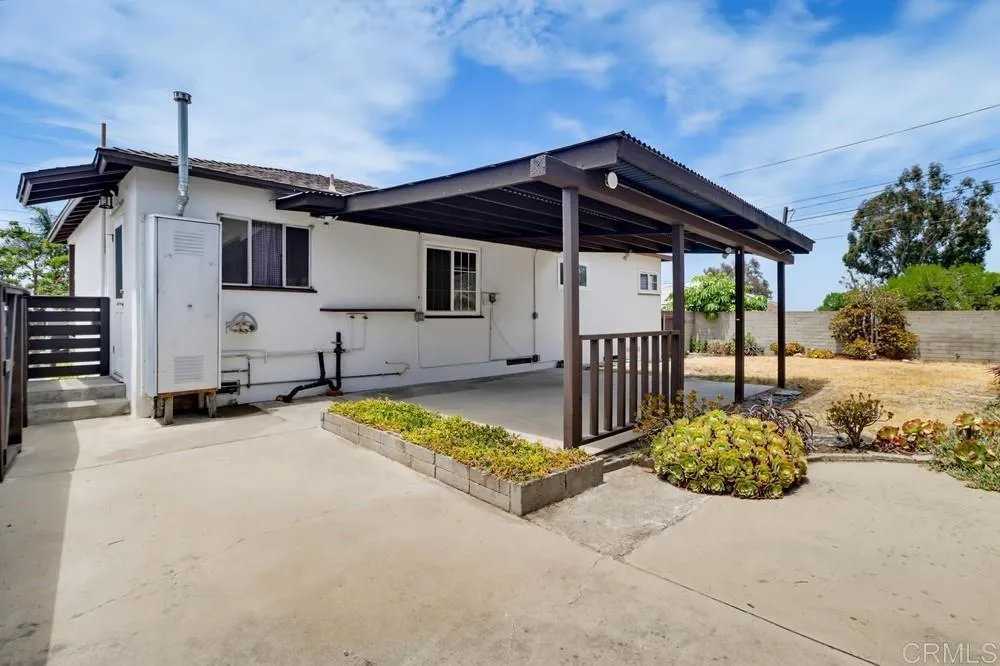 https://cdn.realtyfeed.com/cdn/127/306767533/f857c5c1ebb067f7ea9ad577f710d3db.webp