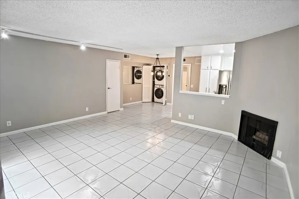 7005 Jordan Avenue Unit 110, Canoga Park, CA 91303 - Photo 5 of 16, Canoga Park, CA