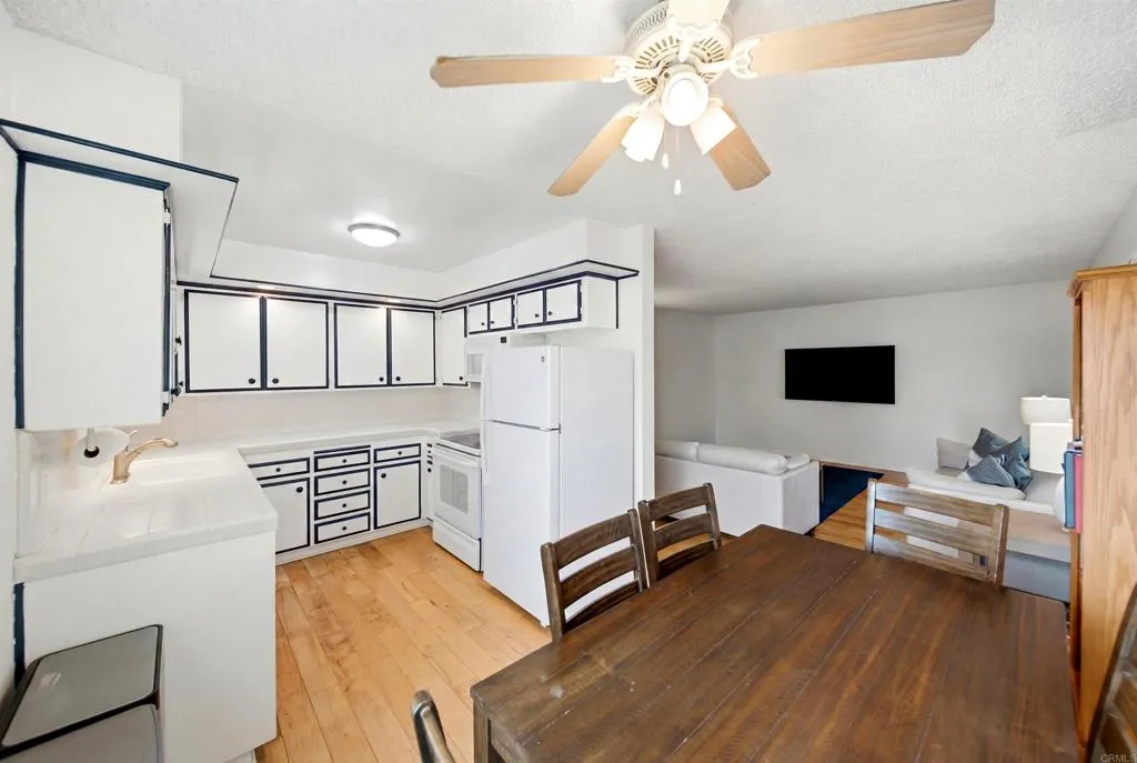 https://cdn.realtyfeed.com/cdn/127/306767611/19ff76ebaaa0b9061702cf37a207bd57.webp