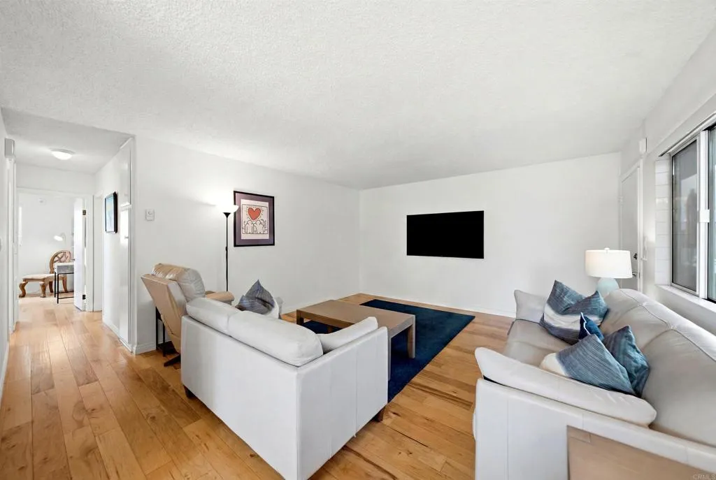 https://cdn.realtyfeed.com/cdn/127/306767611/4158c47a7b05d66633d2d7a973a889bd.webp
