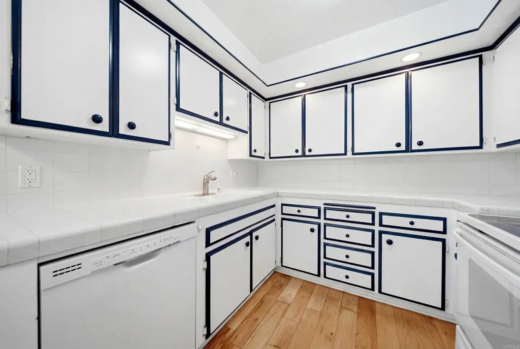 https://cdn.realtyfeed.com/cdn/127/306767611/67e6339871a7df719174e6920042c763.webp