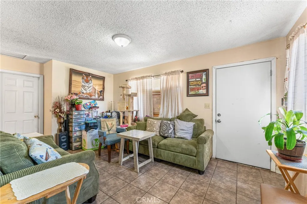 410-412 E Avenue Q7, Palmdale, CA 93550 - Photo 5 of 49, Palmdale, CA