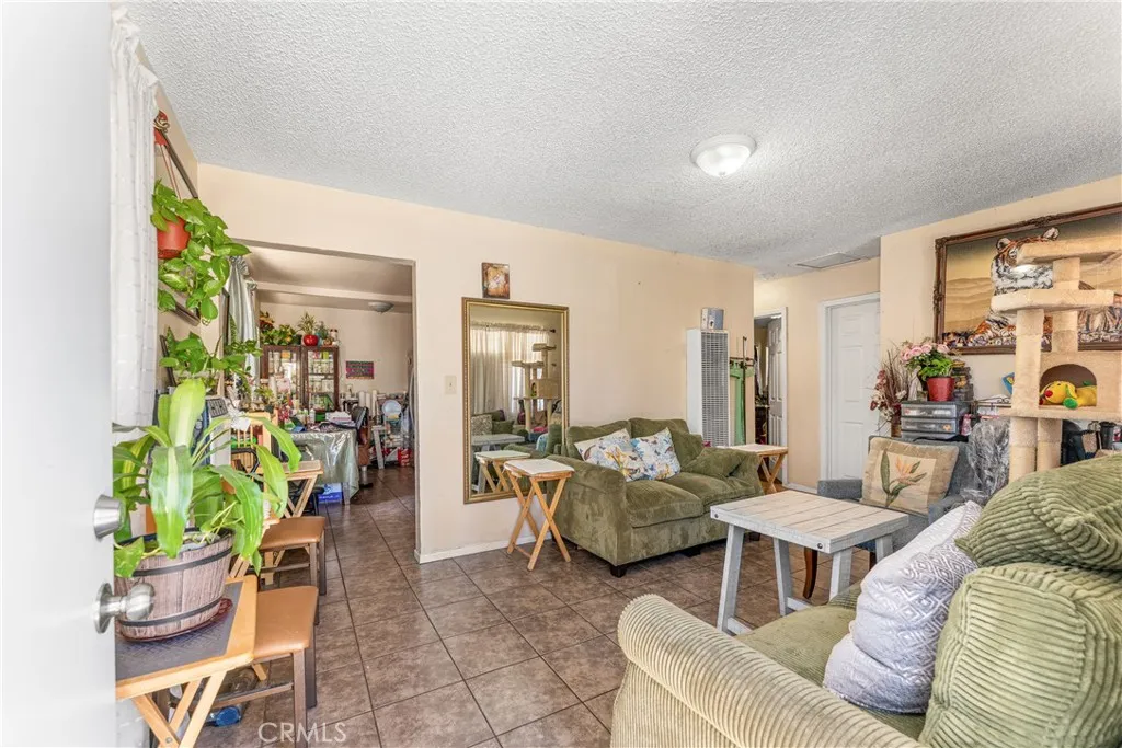 410-412 E Avenue Q7, Palmdale, CA 93550 - Photo 4 of 49, Palmdale, CA