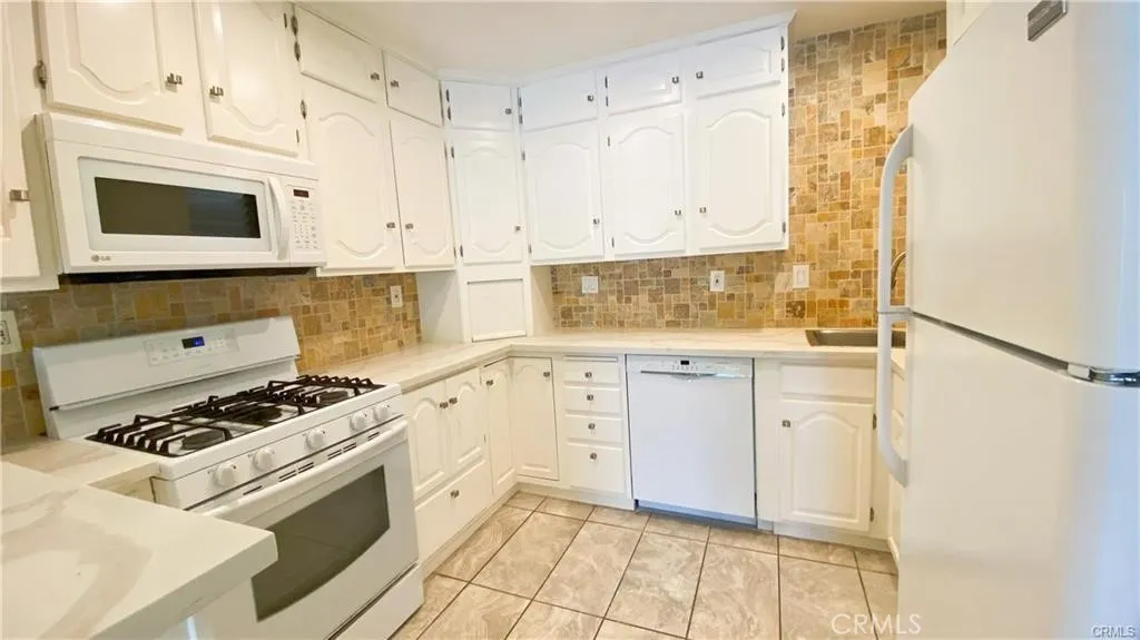 5901 Canterbury Drive Unit 11, Culver City, CA 90230 - Photo 4 of 20, Culver City, CA