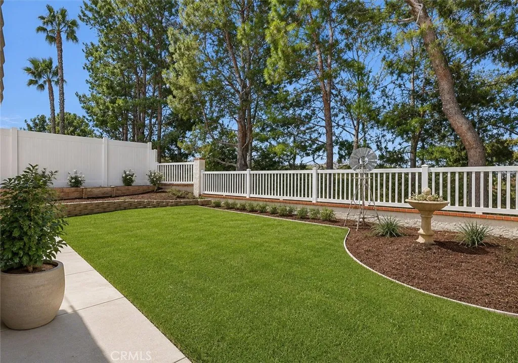 119 S Larkwood