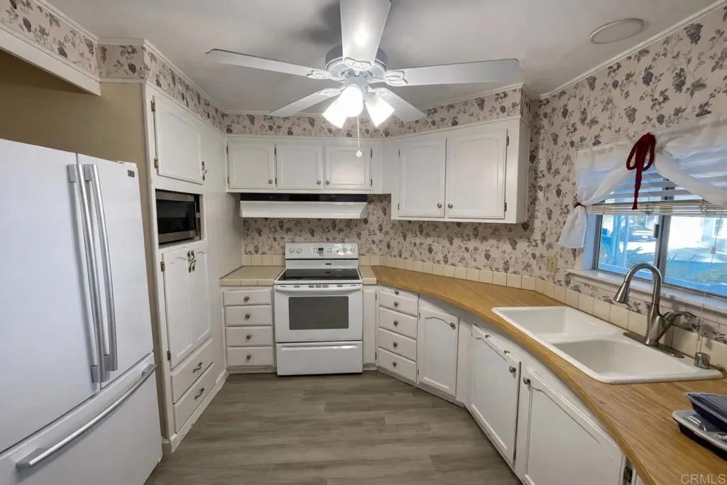 https://cdn.realtyfeed.com/cdn/127/306767711/6881d0587c97acb39c75b34f6a75413c.webp