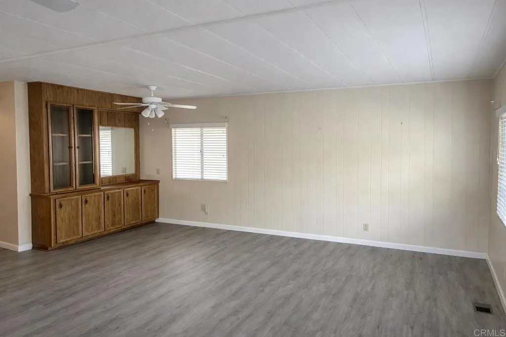 https://cdn.realtyfeed.com/cdn/127/306767711/f056019a6e0e30e5810019bf253410b2.webp