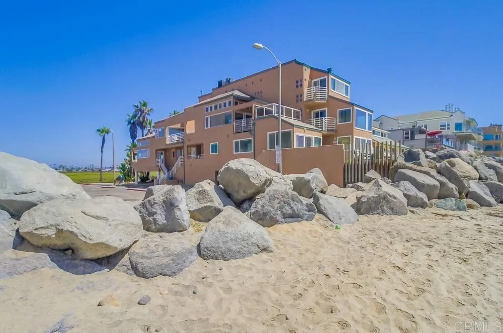 https://cdn.realtyfeed.com/cdn/127/306767743/dbda2dec2664d54c60824114cd93b805.webp