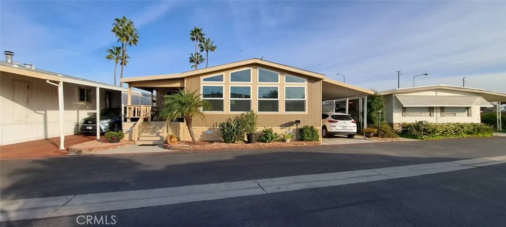 19361 Brookhurst Unit 13, Huntington Beach, CA 92646 - Main photo, Huntington Beach, CA