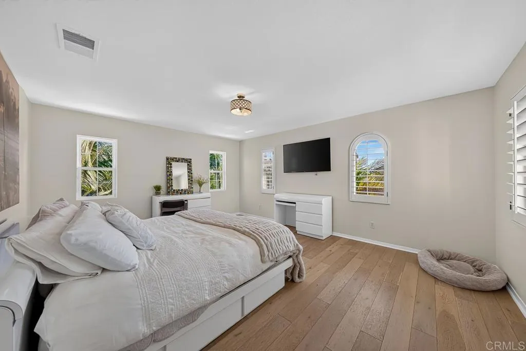 https://cdn.realtyfeed.com/cdn/127/306767774/057accd54be62b4bfcce693a3d99109f.webp