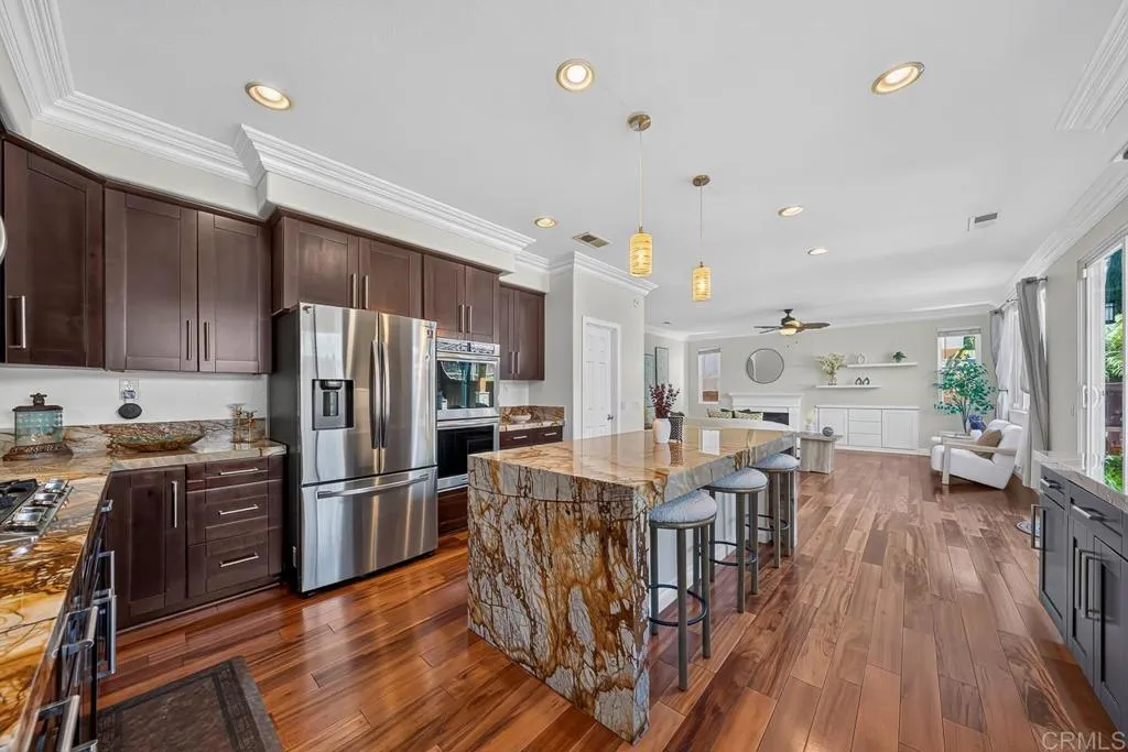 https://cdn.realtyfeed.com/cdn/127/306767774/90bae953a745d5f3a8131862e66d0348.webp
