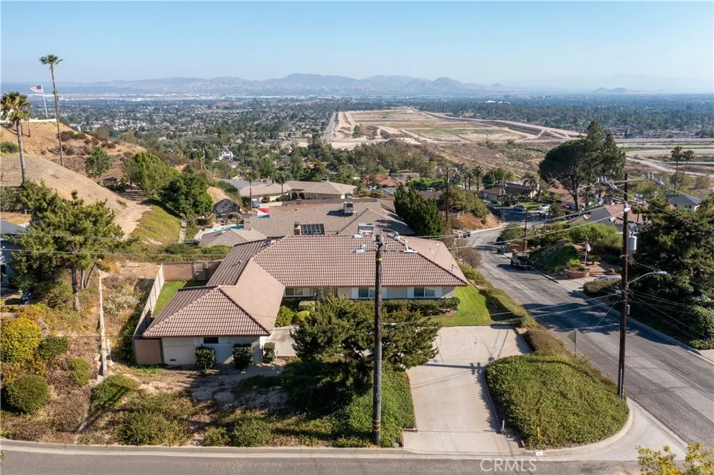 1105 Ponderosa Drive, San Bernardino, CA 92404 - Photo 4 of 50, San Bernardino, CA