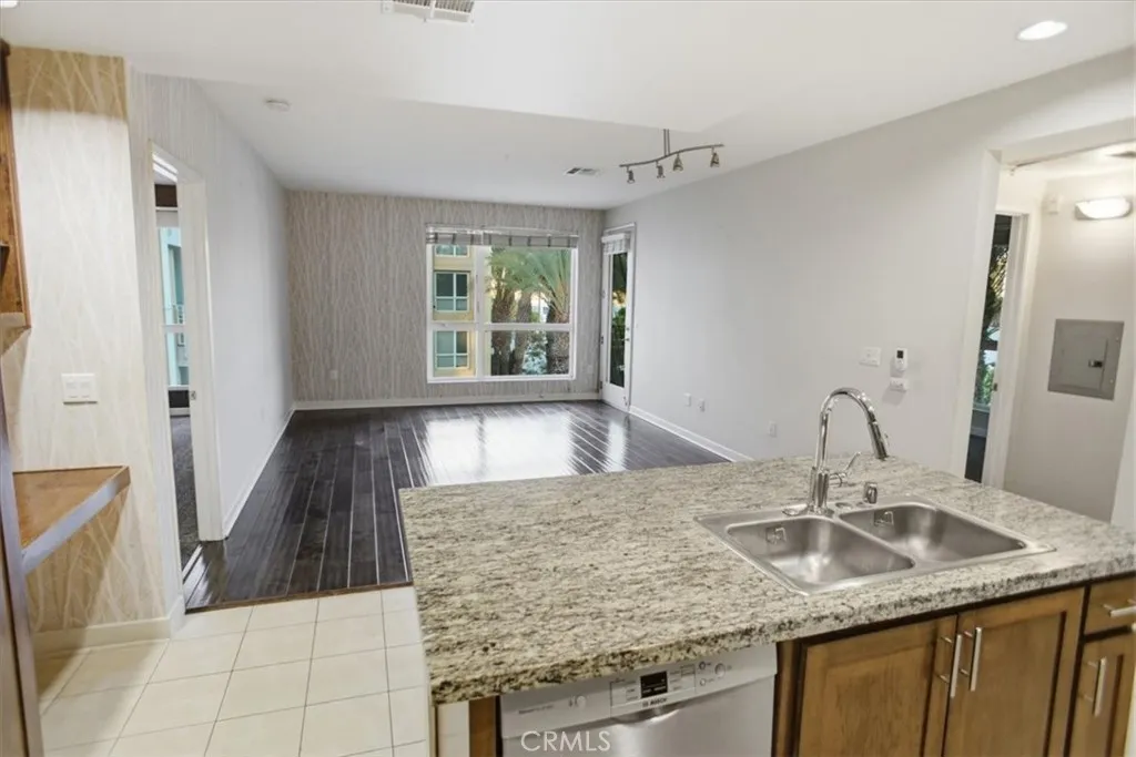 21301 Erwin Unit 443, Woodland Hills, CA 91367 - Photo 3 of 16, Woodland Hills, CA