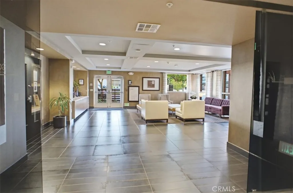 21301 Erwin Unit 443, Woodland Hills, CA 91367 - Photo 2 of 16, Woodland Hills, CA