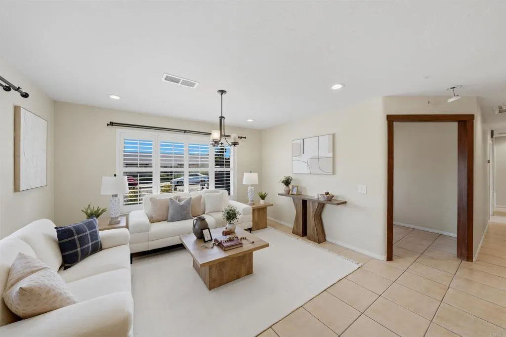 https://cdn.realtyfeed.com/cdn/127/306767836/27bf52f9e9081fc72d21e1394fecf371.webp