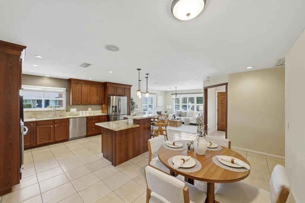 https://cdn.realtyfeed.com/cdn/127/306767836/41f40e283f87cb5aba13354c24613ef3.webp