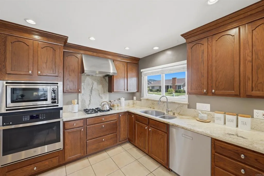 https://cdn.realtyfeed.com/cdn/127/306767836/990a3962977336d1fca974090caef98c.webp