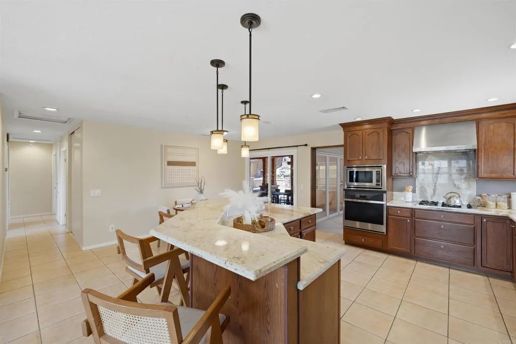 https://cdn.realtyfeed.com/cdn/127/306767836/aa8af07eefb82bc4051759443bec23cd.webp